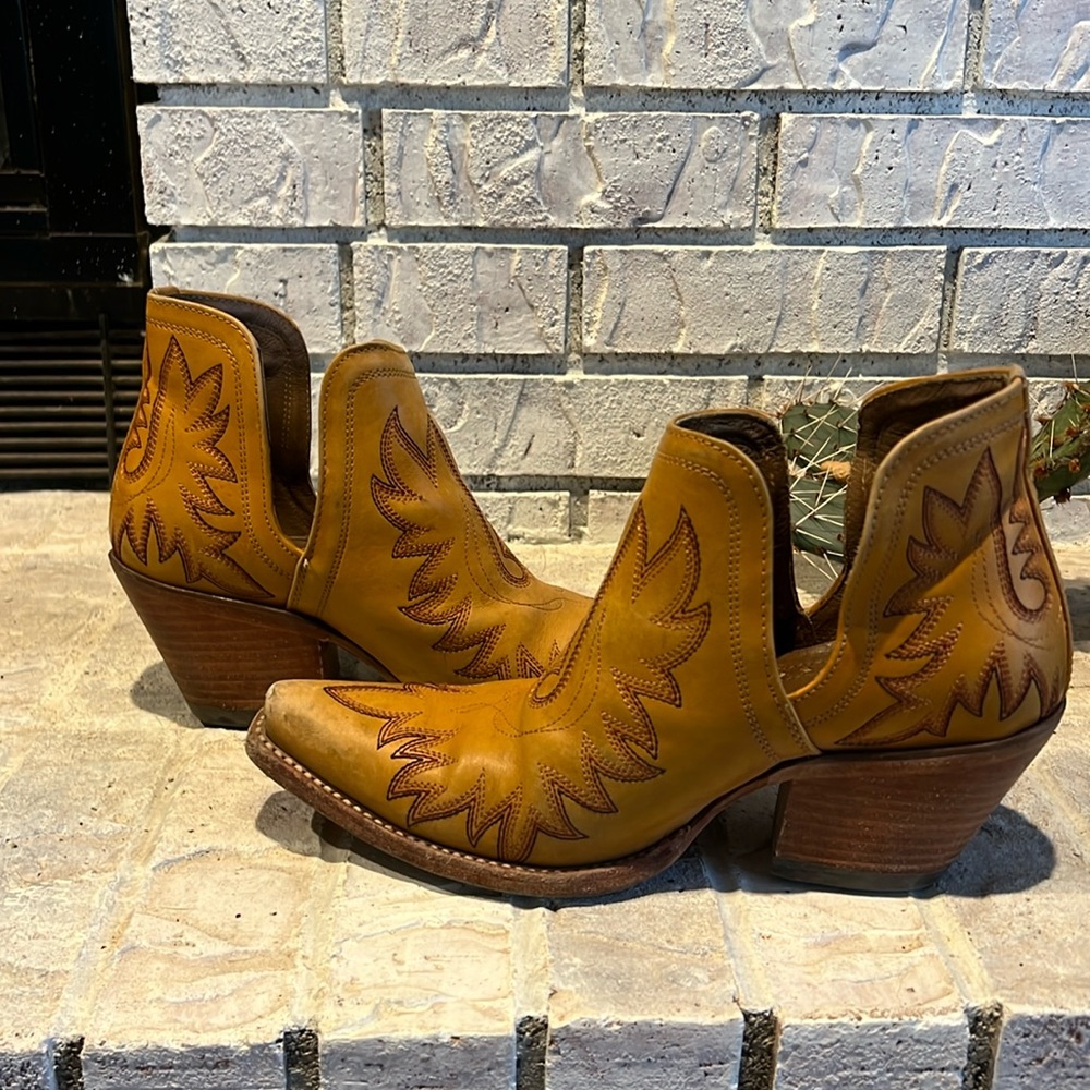 Yellow Ariat Dixon Booties